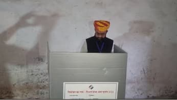 Rajasthan Election : प्रदेश के कैबिनेट मंत्री महेंद्रजीत सिंह मालवीया ने डाला वोट, वोटर्स में उत्साह