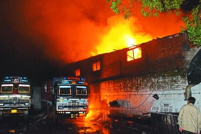explosions 15 thousand bomb blast at khamaria ordnance factory Jabalpur