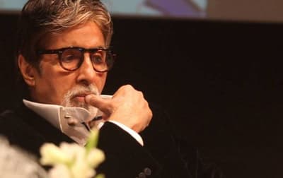 When Amitabh Bachchan could not play cricket because of only 2 rupees