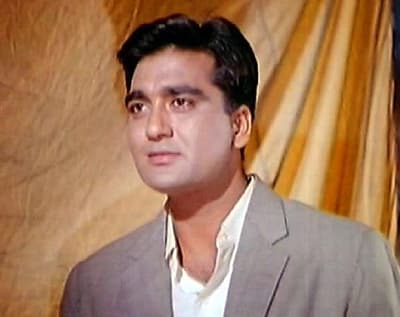 Sunil Dutt sweats while trying to give bold scenes