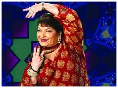 When Saroj Khan convert to Muslim in love with a 30 year old man