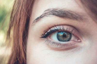 Home Remedies For Eyesight: अपने आंखों की रोशनी बढ़ाने के लिए अपनाएं ये घरेलू और प्राकृतिक उपाय