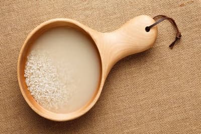 Rice Water For Skin: चावल का पानी स्किन के लिए है वरदान, चेहरे पर लगा सकता है चार चाँद