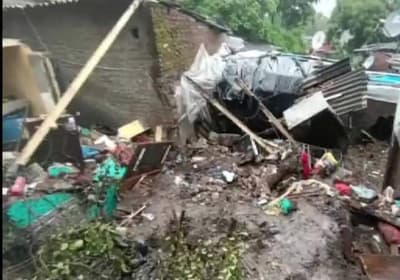 seven_people_died_due_to_wall_collapse_in_etawah_cm_yogi_announced_compensation.jpg