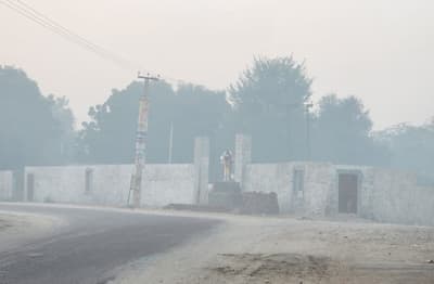 CHURU- NEWS- पराली फिर बन गई जान की दुश्मन, आसमान में गर्द और धुएं का गुबार