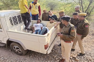 राजू ठेहट के हत्यारों ने पुलिस पर की फायरिंग, दो बदमाशों के पैर में लगी गोली