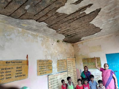 Condition is not improving: forced to risk life in dilapidated buildin