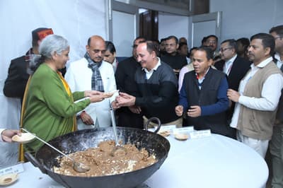 Budget 2023: Halwa ceremony held before the budget, Finance Minister made everyone's mouth sweet