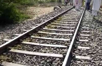Cousin brother and sister died after being hit by a train in alwar