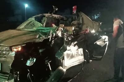 Accident: सडक़ किनारे खड़ी कंटेनर से टकराई कार, पांच महिलाओं की मौके पर मौत
