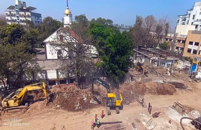 Surat/ मेट्रो के रूट पर 200 साल पुरानी चर्च का डिमोलिशन शुरू