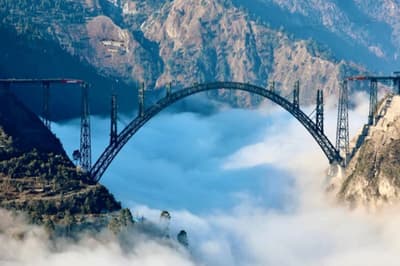 the-world-s-highest-rail-bridge-over-chenab-likely-to-be-ready-this-month.gif