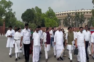 Congress march on Vijay Chowk