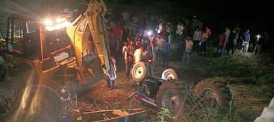 sidhi: Uncontrolled tractor fell into ditch, one dead, 6 serious