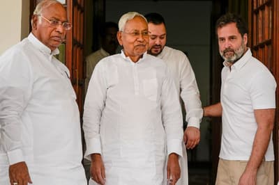 कांग्रेस अध्यक्ष खरगे और राहुल गांधी से मिले नीतीश कुमार