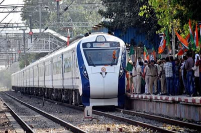 देहरादून आनंद विहार वंदे भारत एक्सप्रेस ट्रेन का उद्घाटन, जानिए रूट, टाइमिंग सहित सबकुछ