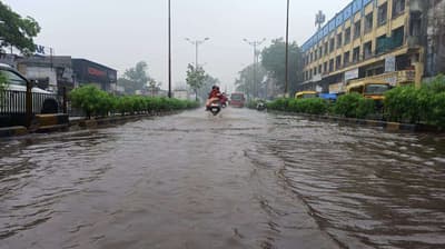 Ahmedabad: मानसून की पहली बारिश में जगह-जगह भरा पानी, मनपा के दावों की खुली पोल