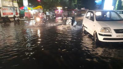 Monsoon heavy rain in the jabalpur city