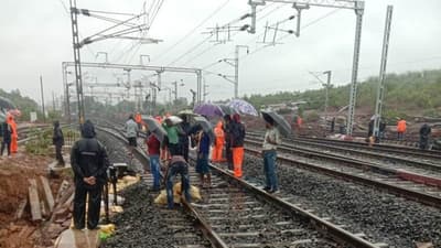 इटारसी : ब्लॉक लेकर पटरियों-सिग्नल-पॉइंट की मरम्मत, इससे ट्रेनें हो रहीं लेट