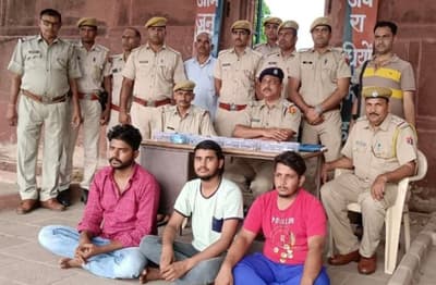3 smugglers caught while going to supply arms from Madhya Pradesh, three country made pistols and 50 live cartridges recovered