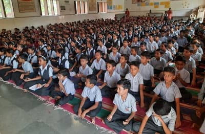 Guru Vandan Student Abhinandan: विद्यार्थियाें ने किया शिक्षकों का वंदन