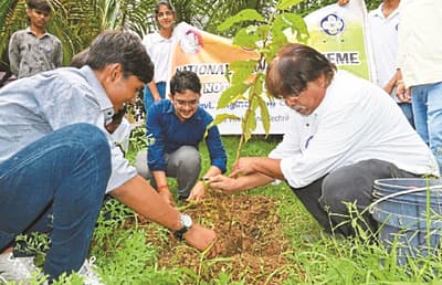 55 saplings planted in GEC, students took responsibility