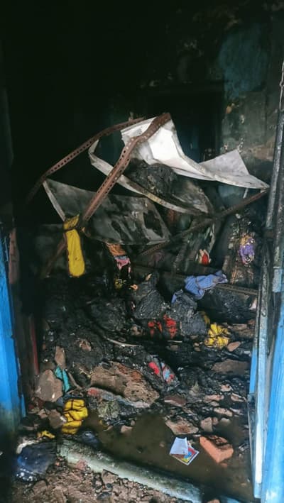 Goods worth lakhs kept in the house of a textile businessman were burnt to ashes, with the help of the people around, the fire was controlled
