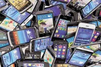 Big success of Jalaun police after finding 151 lost mobile phones
