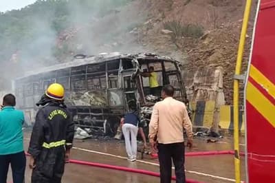 bus full with kanwariya caught fire in mirzapur