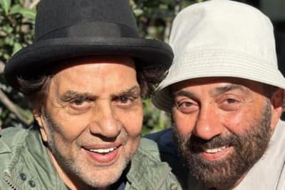 sunny_deol_shares_selfie_with_papa_dharmendra_sister_esha_deol_comment_goes_viral.jpg
