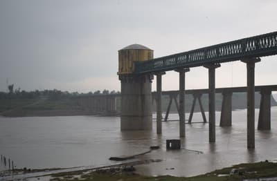 Water released from Kota Barrage into Chambal, river water level will rise in Dholpur this afternoon.