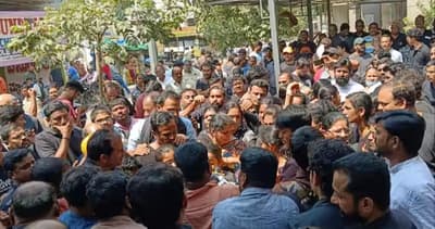 मेट्रो ट्रेनों पर हंगामा करने पर टीडीपी समर्थकों को हिरासत में लिया