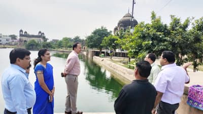 Kanpur news:डीएम ने किया ऐतिहासिक तालाब का निरीक्षण, सौन्दर्यीकरण को लेकर कह दी यह बड़ी बात