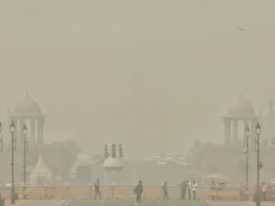 दिल्ली-एनसीआर में बरकरार है जहरीली हवा का कहर