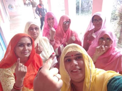 Rajasthan Election : बांसवाड़ा की पांचों विधानसभाओं में पहले दो घंटे में 10 फीसदी वोटिंग