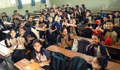 DIWALI VACATION : कक्षाओं में मस्ती के साथ पढ़ाई शुरू